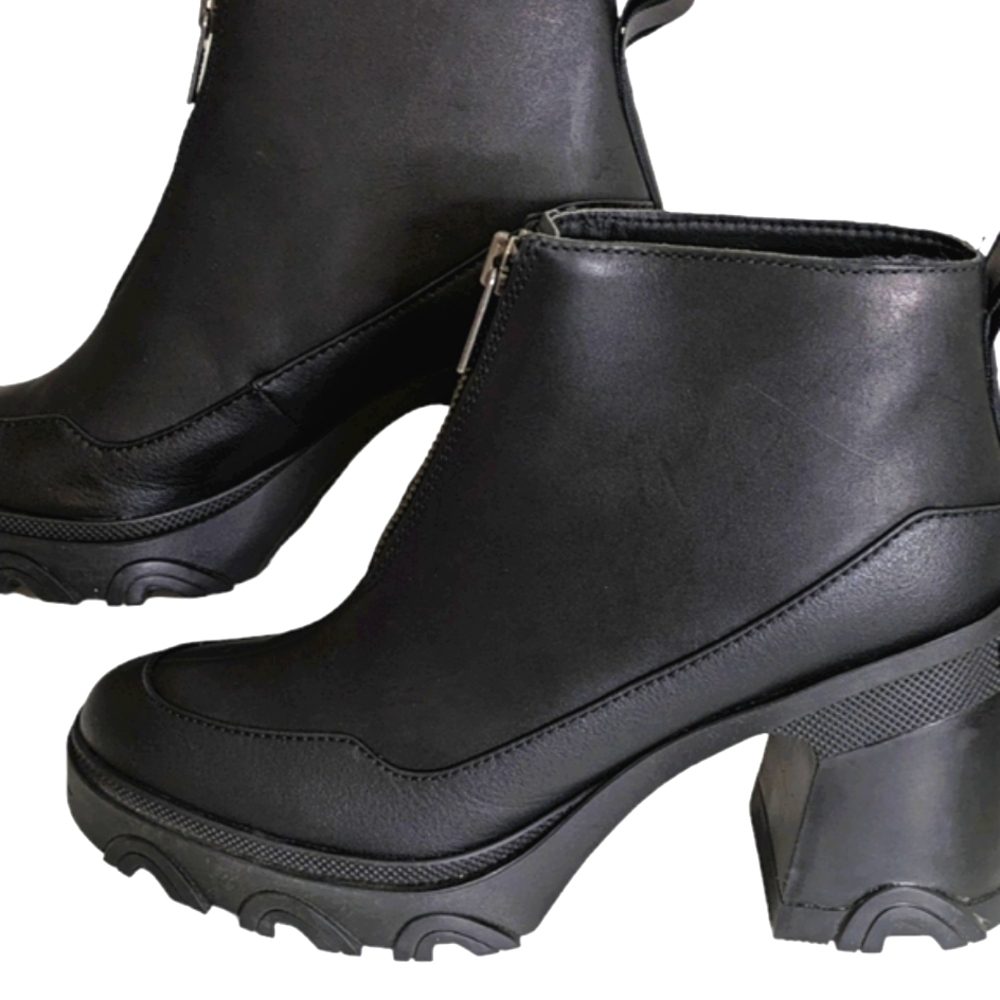 SOREL... Brex Heel Zip Booties...Size 9.5